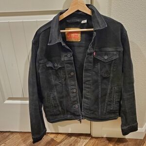 Levis black denim jacket size medium